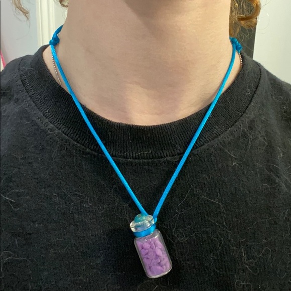 necklace - Picture 2 of 4